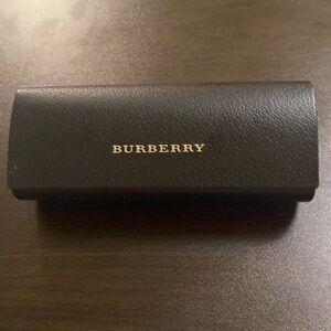 Burberry Sunglasses Case in pristine condition. No call outs.